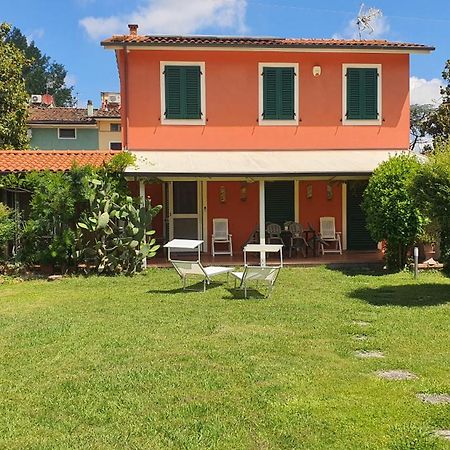 La Casa Delle Buone Letture Villa Lucca Exteriör bild