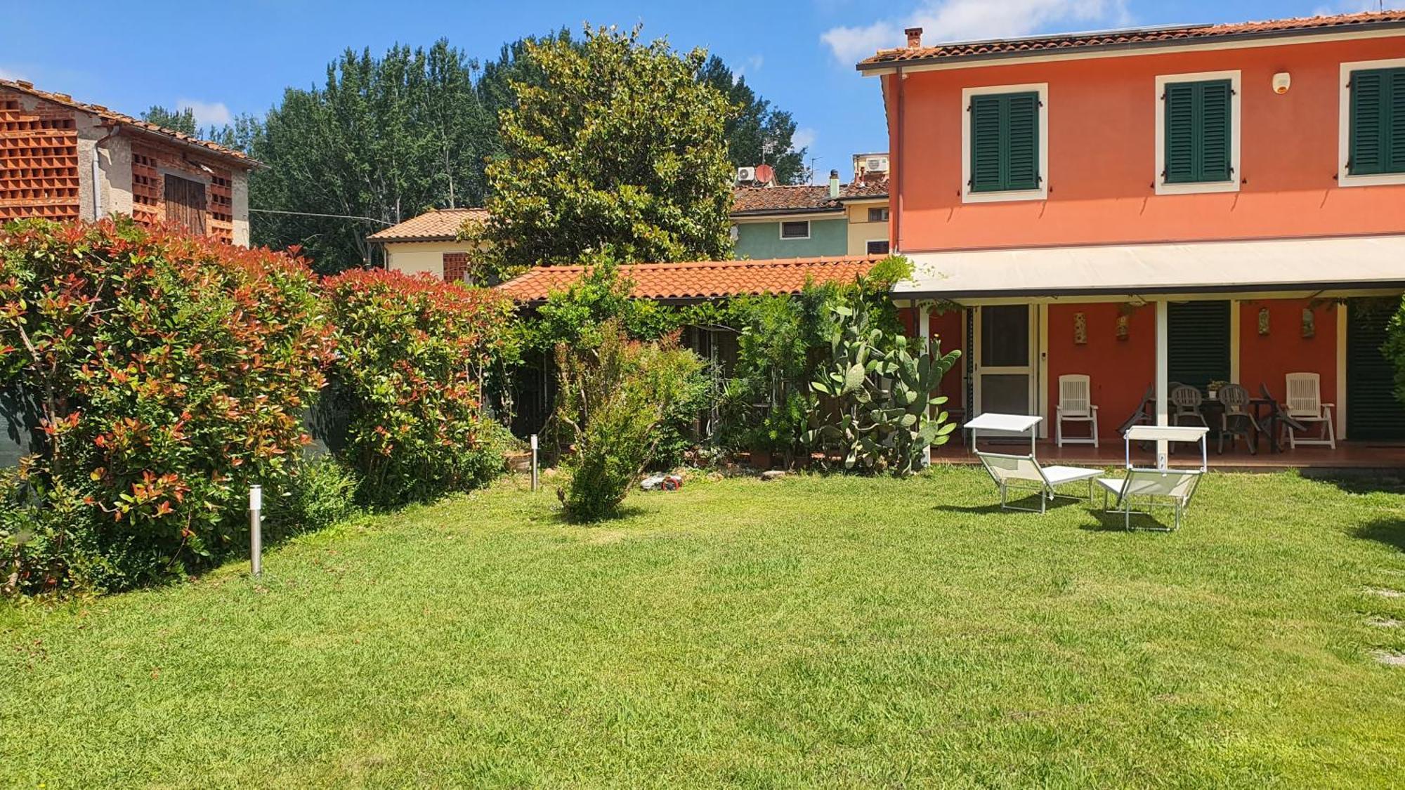 La Casa Delle Buone Letture Villa Lucca Exteriör bild