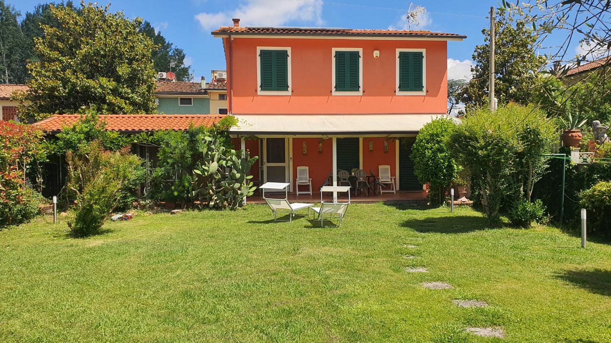 La Casa Delle Buone Letture Villa Lucca Exteriör bild