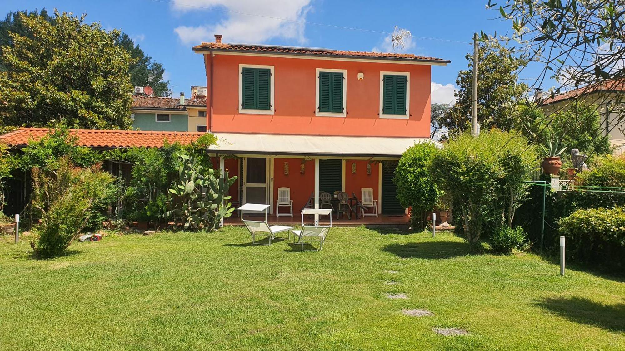 La Casa Delle Buone Letture Villa Lucca Exteriör bild